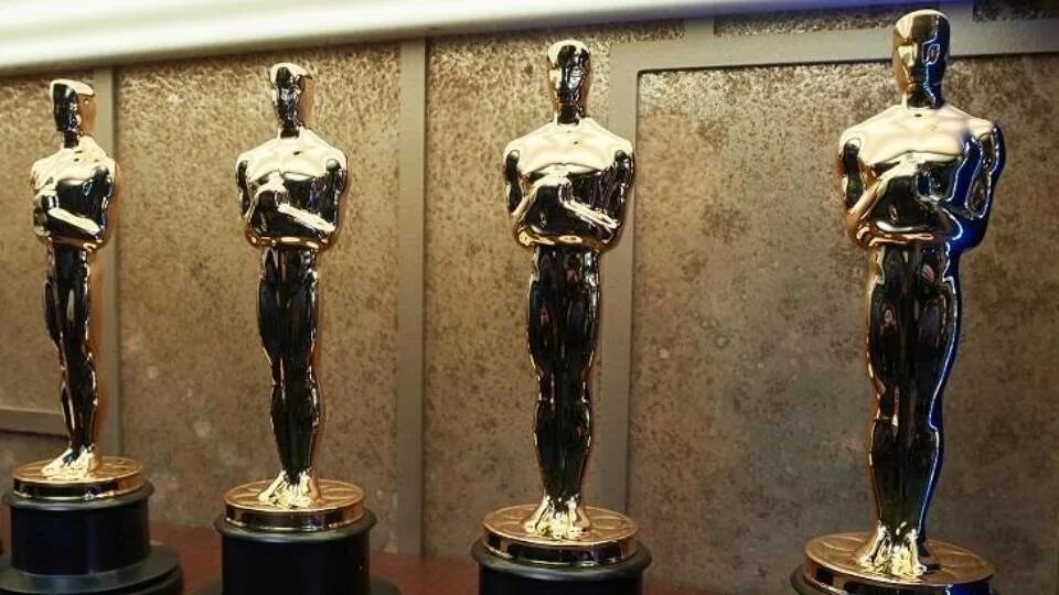 Оскар 2022 статуэтка. Оскар (кинопремия, 2023). Оскар американской киноакадемии. Американская киноакадемия Оскар 2022 год.