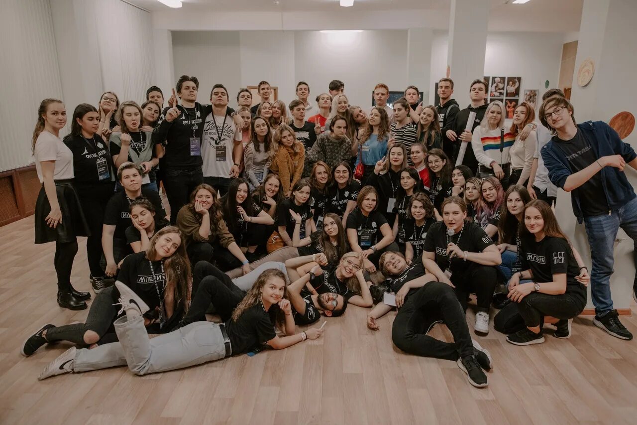 Факультет социальных наук финансовый университет. Факультет социальных наук и массовых коммуникаций. Факультет социальных наук и массовых коммуникаций. Финуниверситет юридический факультет. Фснимк логотип.