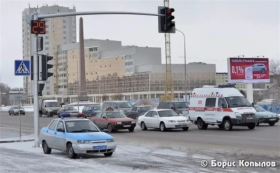 Автобус 7. Движение караганда. Дороги в городе. Караганда пересечение улиц гоголя и сатпаева. Снег на дороге.