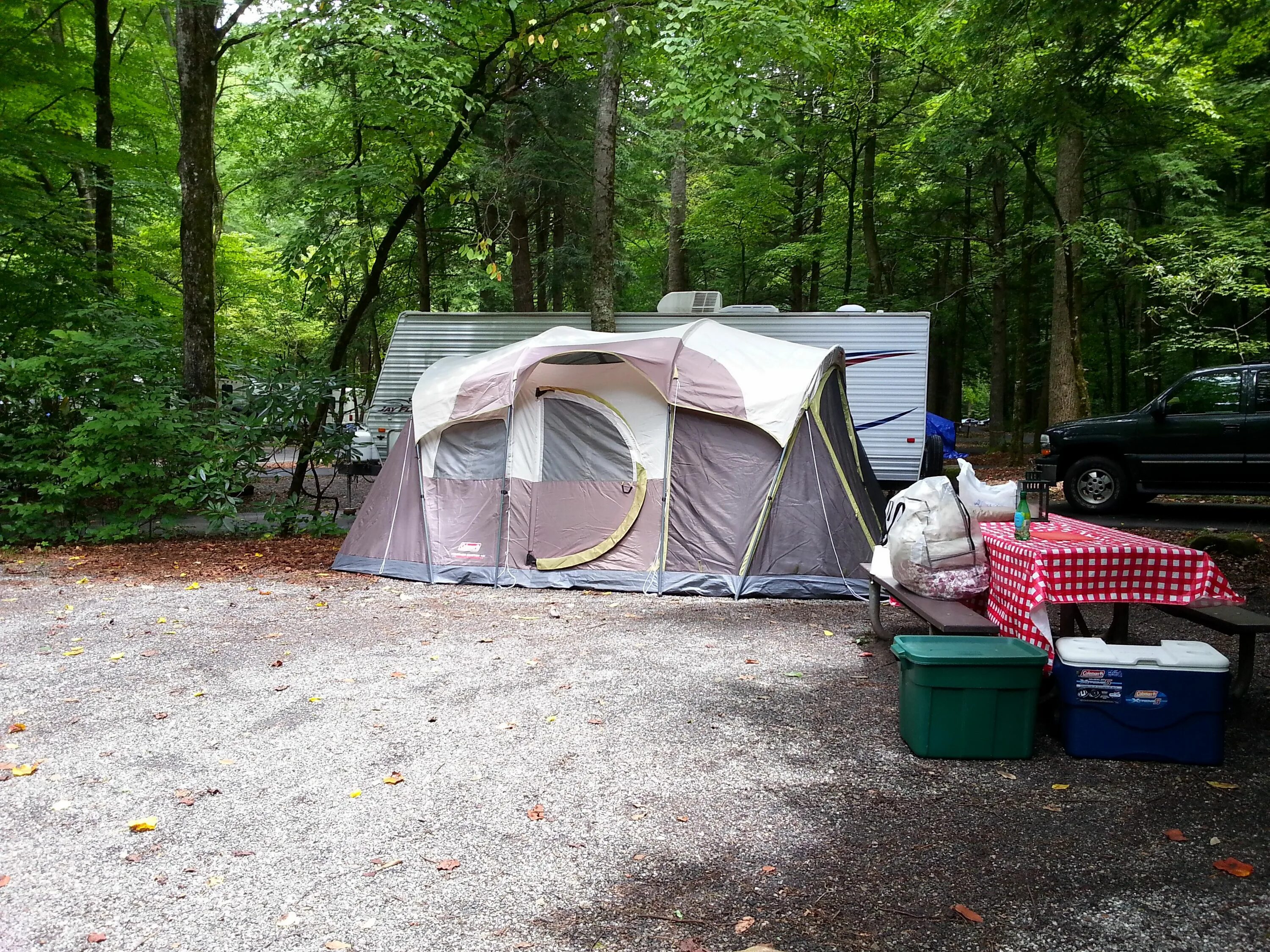 Стационарная палатка для кемпинга. Camp Valley палатки. Кемпинг парк. Палатка походная с матрасом внутри. Only camping