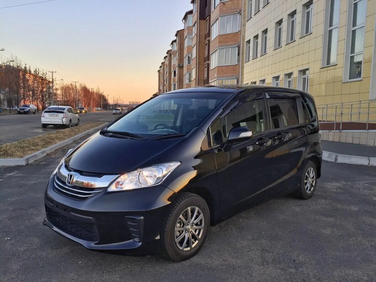 Хонда Фрид 1 поколение. Хонда Фрид 2002. Honda freed черная. Honda freed 2016г черный. Honda freed владивосток