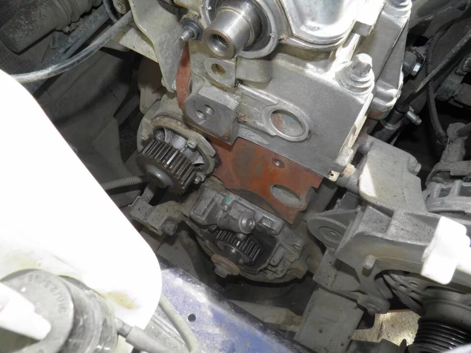 Сальник помпы на лада гранта. Замена помпы гранта 8 клапанная. С. Помпа грм 8 клапанов гранта 82л. Помпа гранта 8 кл.