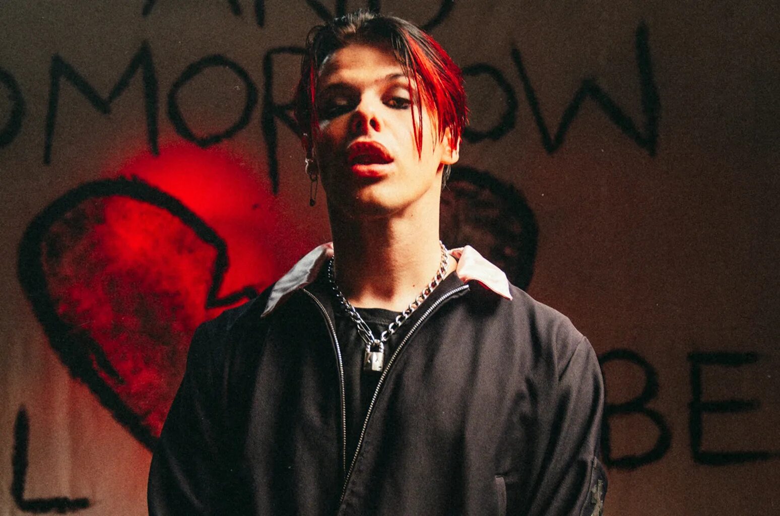 Yungblud yungblud обложка. Yungblud i love you. Youngblood солист. Янгблад parents. Yungblud i love you.