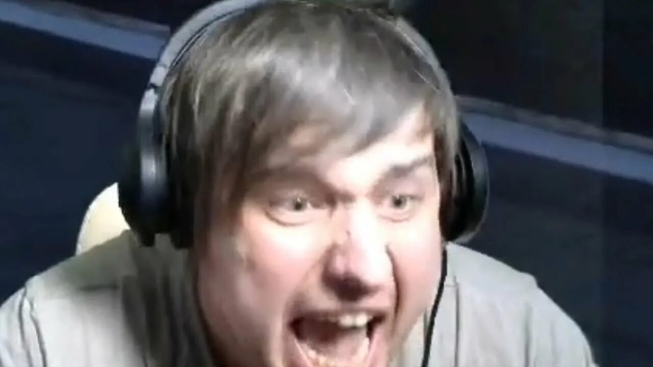 Чудо 8585 михаил. Михаил васильков чудо 8585. Chudo8585 бомбит. Чудо8585 горит. Михаил васильков чудо 8585.