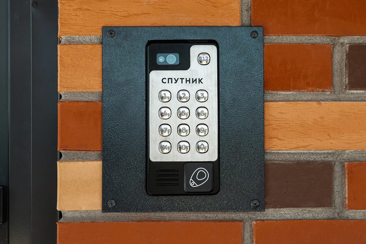 домофон дом ру с камерой. умный домофон реклама. умный домофон. панель умного домофона. домофон интерсвязь с камерой.