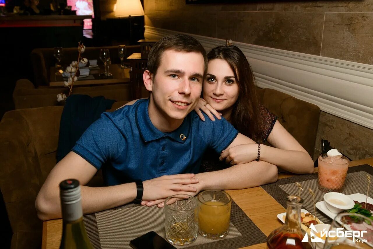 Свидание. Куда сходить на свидание в уфе. Свидание на улице летом кемерово. Необычные заведения тюмени. Куда сходить на свидание в уфе.