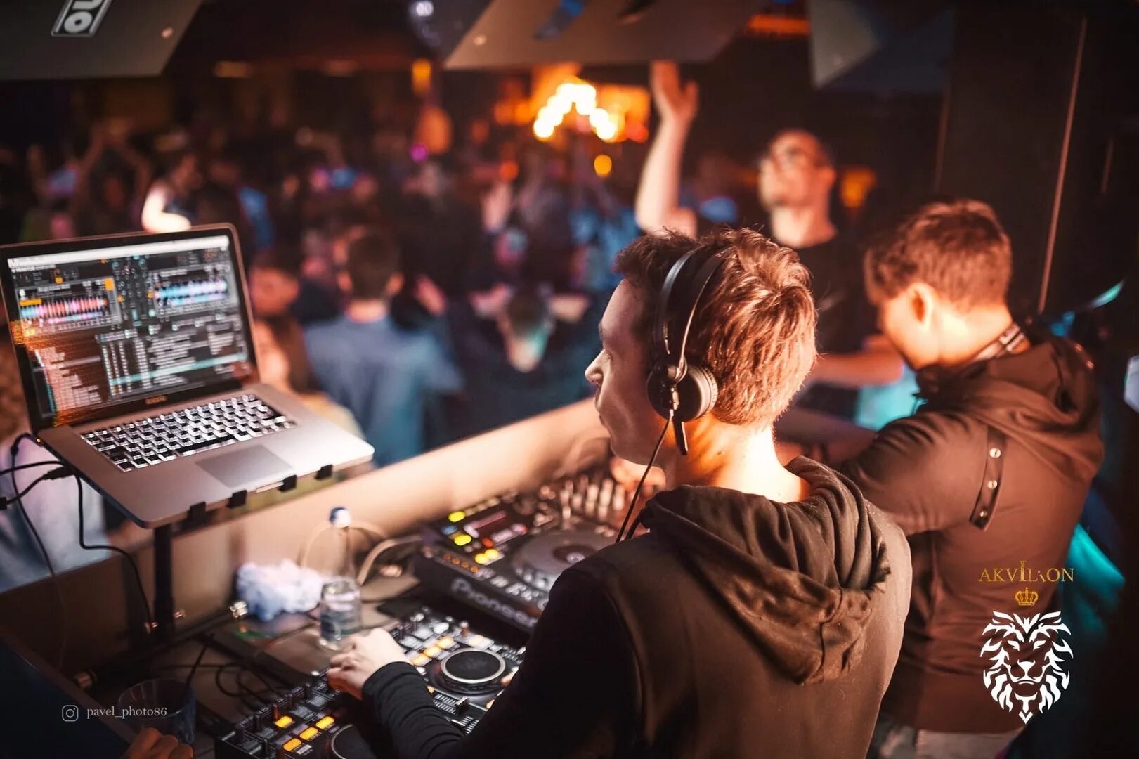 Аквилон фьюжн сургут. Развлекательный комплекс аквилон сургут. Fusion bar сургут. Аквилон сургут клуб. Аквилон сургут клуб.