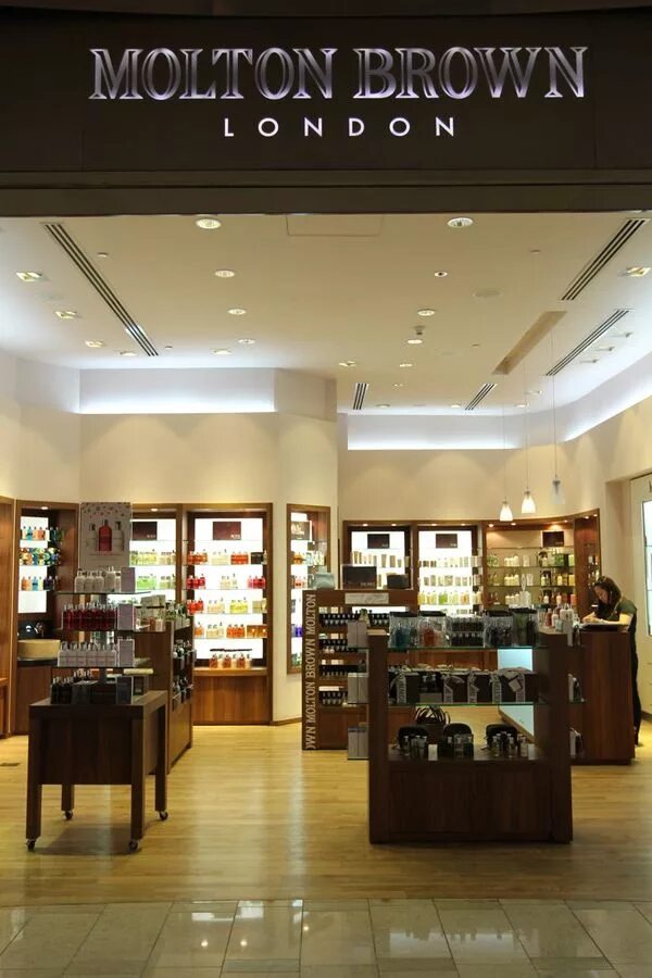Бобби Браун Дубай Молл. Molton Brown салон в Англии. Dubai Mall Perfumery & co. Molton Brown London logo.