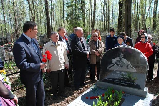 Марковское кладбище Йошкар-Ола. Марковское кладбище Йошкар-Ола Ягодарова. Старо-Марковское кладбище Москва. Кладбище марийцев. Памятник на могилу йошкар ола