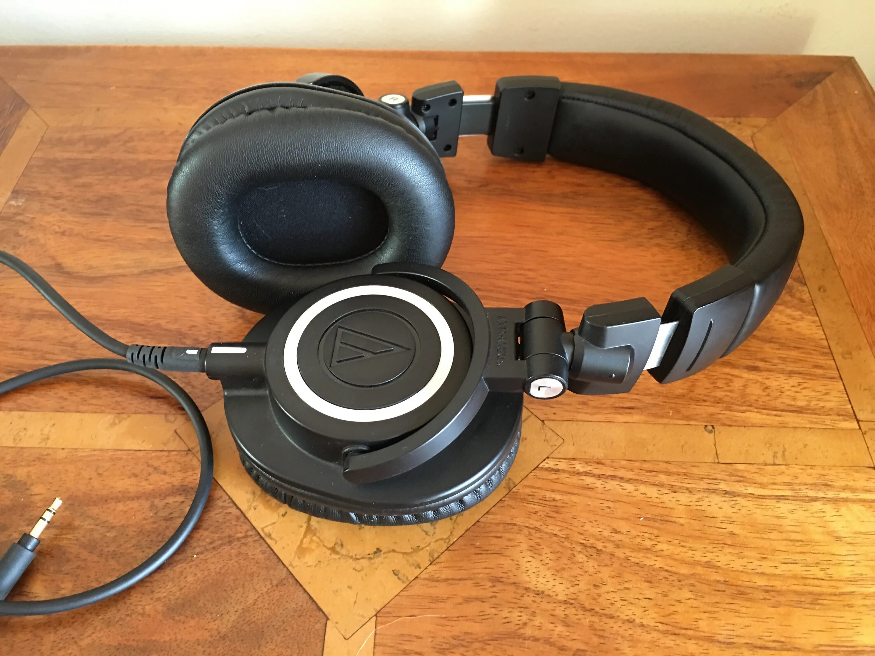 Audiotehnika. Audio Technica m50x. Audio-Technica ATH-m50x. ATH m50x. Audiotehnika ATH m50x.