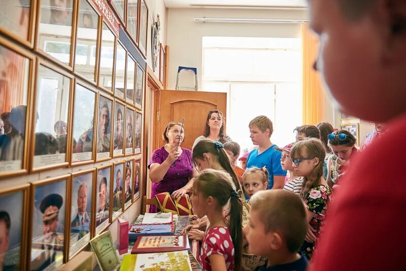 Учитель воскресной школы. Преподаватели воскресной школы. Учащиеся воскресной школы. Воскресная школа внутри. Учителям воскресной школы