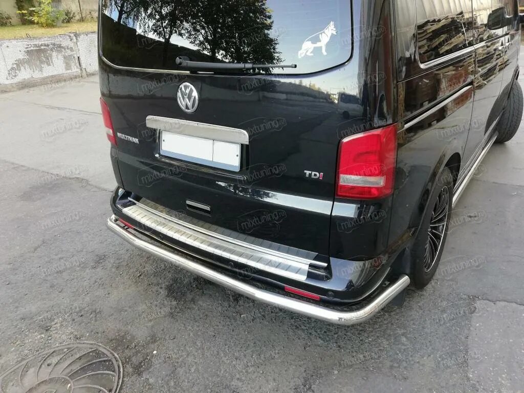 Накладка на задний бампер VW t5 Multivan. Задний бампер VW Multivan t5. Накладка на бампер Фольксваген т5. Молдинг крышки багажника Фольксваген Мультивен т6. Дверь фольксваген мультивен т5