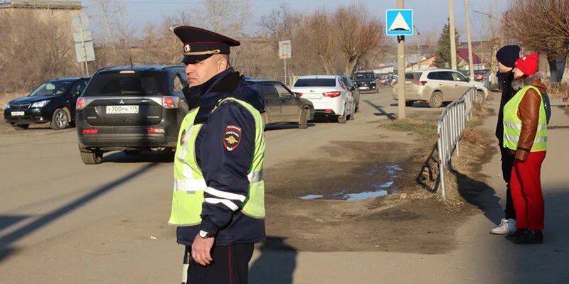 Автобус увельский южноуральск. Начальник ГИБДД Южноуральска фото. Спортивная 11 Южноуральск ГАИ. Фастовец ГИБДД Южноуральск. Сараева ГИБДД Южноуральск.