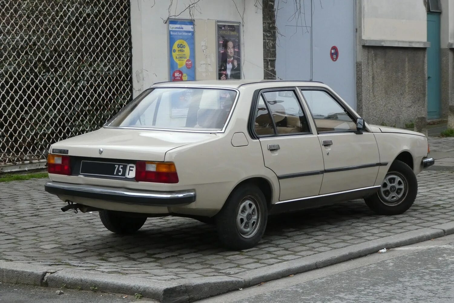 Renault 18. Renault 18 Break. Renault 18 переходная. Renault 18 1981 хэтчбек. Купить рено 18