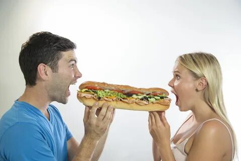 Guy eating woman out