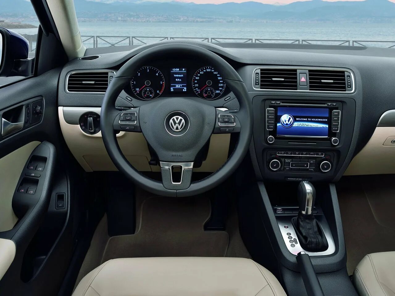 Vw golf 2017 салон. Volkswagen polo cross 5. Фольксваген характеристики комплектации. Фольксваген джетта 2013 года. Фольксваген характеристики комплектации.