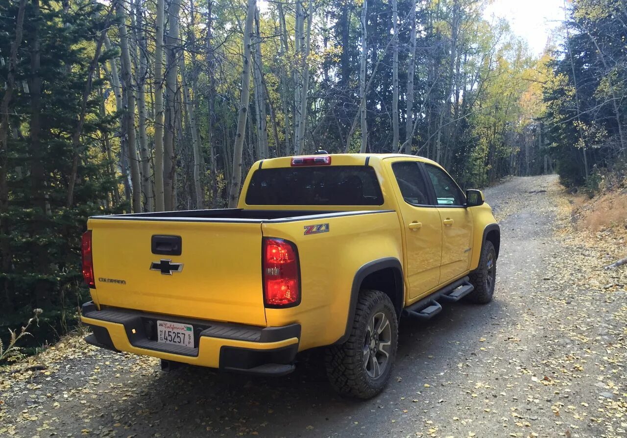 Желтый пикап. Шевроле z71 пикап. Chevrolet Silverado Trail Boss. JMC пикап 2005 с металлическим багажником. JMC p512 пикап.