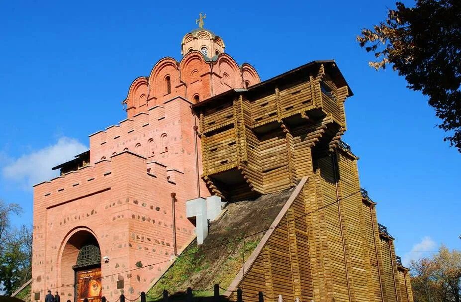 какие великолепные сооружения украшали. золотые ворота киевская русь. какие великолепные сооружения украшали. великолепные сооружения древнего киева. золотые ворота в киеве 11 век при ярославе мудром.
