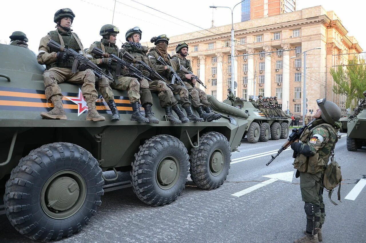 Что будет если введут военное положение. БТР Спарта. БТР 70.