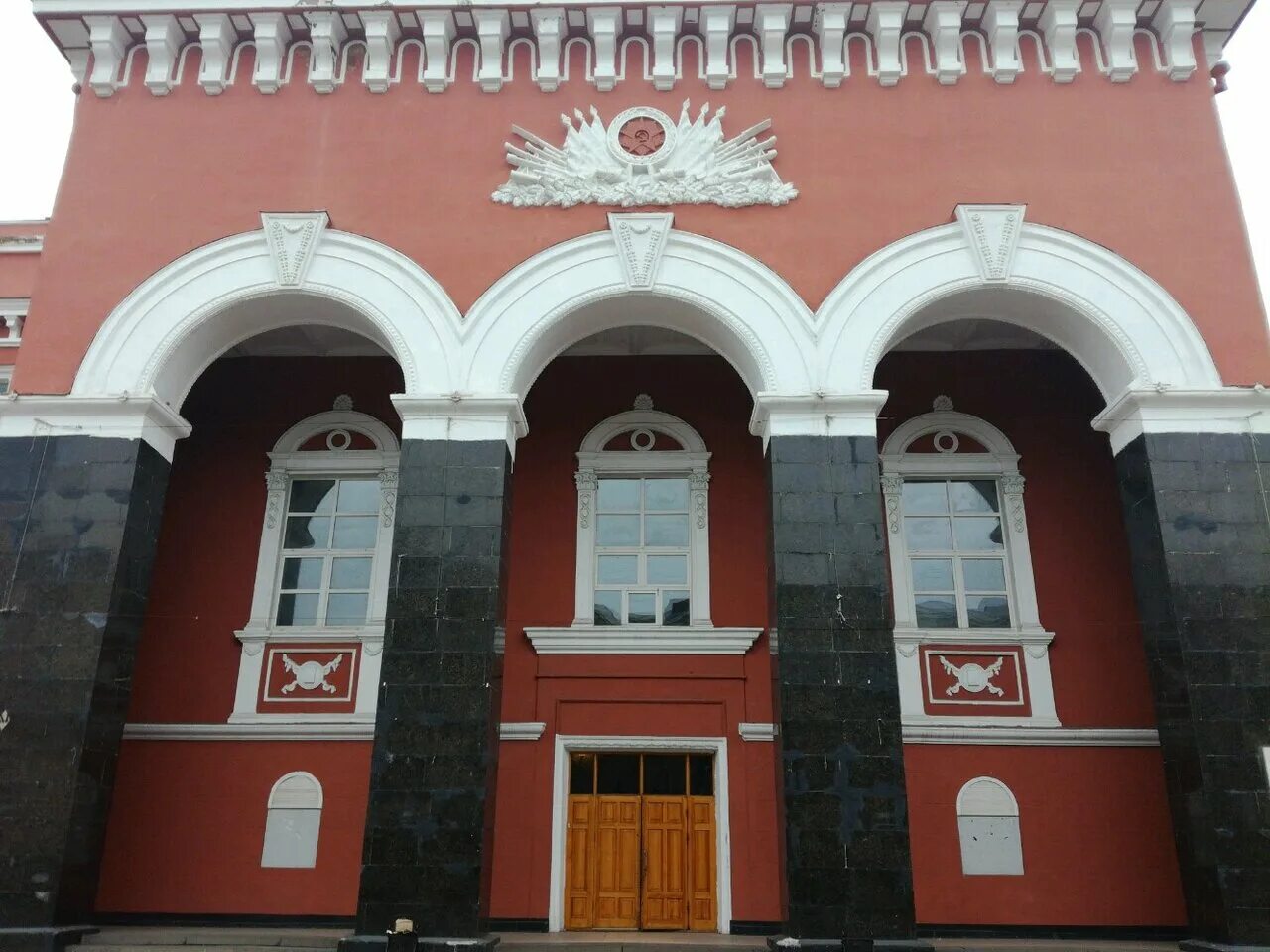 Дом офицеров история. Дом офицеров томск. Дом офицеров флота владивосток 1900. Дом офицеров зво санкт петербург. Литейный проспект дом офицеров.