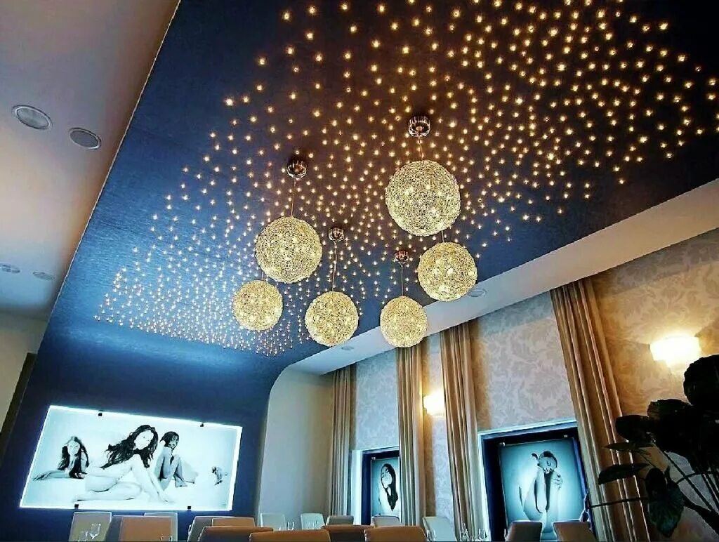 фотопечать на потолке. декоративное украшение потолка. декоративные натяжные потолки. подвесные потолки с узорами. декоративные натяжные потолки.