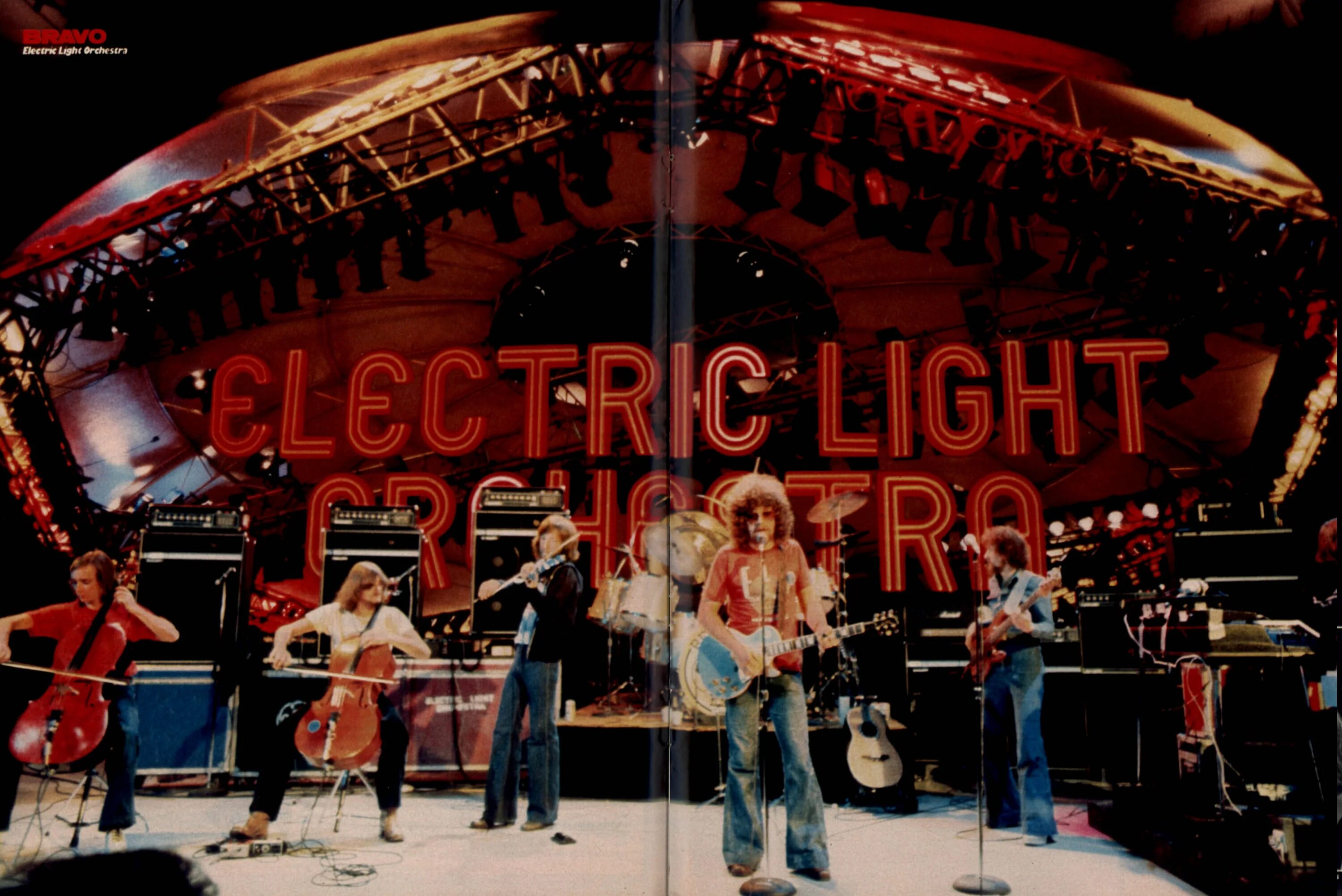 Группа electric light orchestra. Elo группа. Elo дискография. Электрик лайт оркестра песни. Elo обложки альбомов.