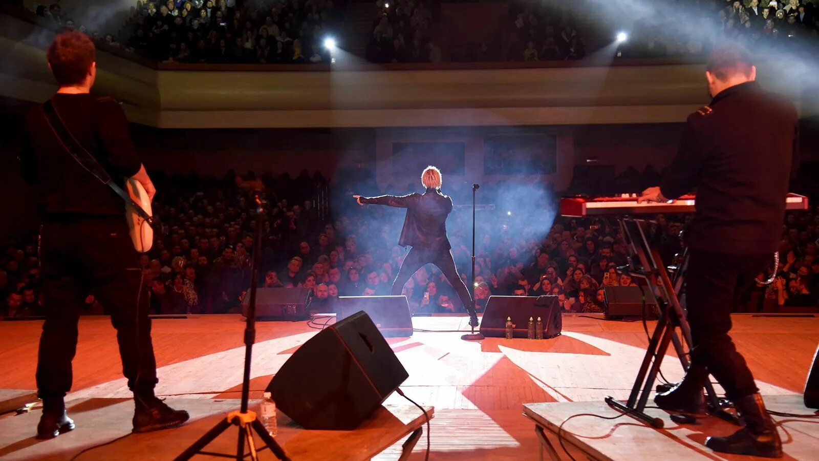 Шаман певец выступления. Шаман на Донбассе концерт 2023. Shaman концерт.