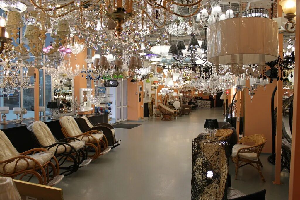 Lamp shops. Магазин светильников екатеринбург. Магазин светотехники москва. Приморский кафе напротив магазина новый свет. Lamp shops.