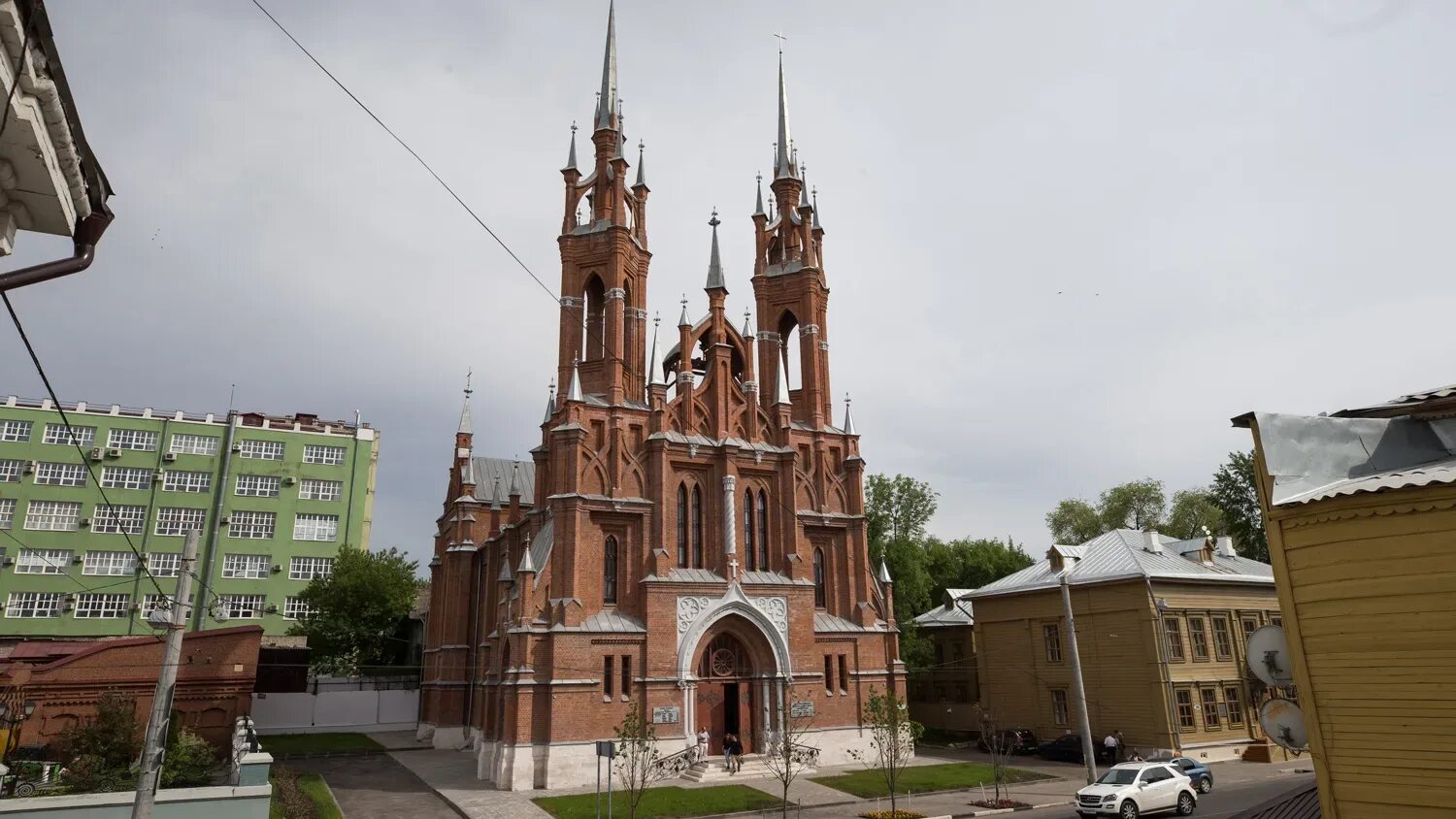 Самара католическая церковь пресвятого сердца. Храм пресвятого иисуса самара. Католический костел самара. Самара католическая церковь пресвятого сердца. Храм пресвятого сердца иисуса самара.