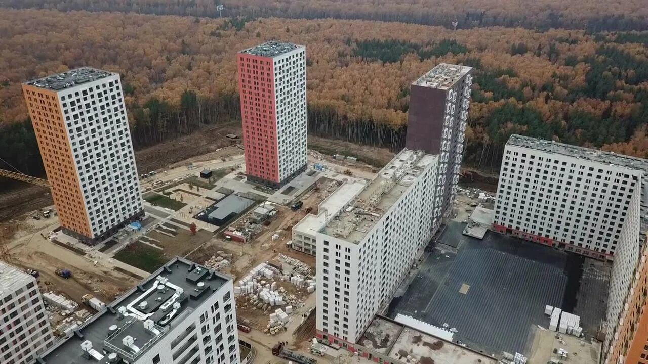 Пик Мякинино парк. ЖК В Мякинино пик. ЖК Мякинино парк. Пик Саларьево парк кладовые. Жк мякинино парк купить