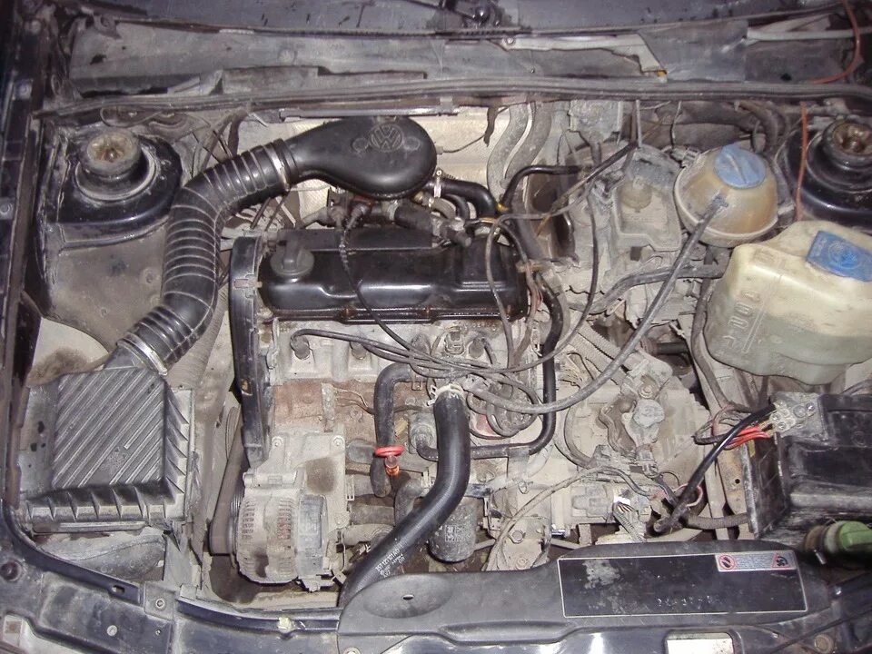 VW Passat b3 1.8 моно. Двигатель Фольксваген Пассат б4 1.8. Мотор VW Passat b4. Пассат б3 дизель. Какой двигатель пассат б3