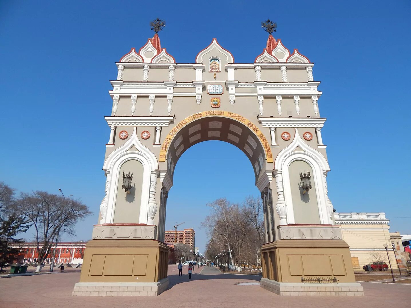 В честь приезда. Триумфальная арка Благовещенск. Арка цесаревича Благовещенск. Триумфальная арка в Благовещенске Амурской области. Триумфальная арка Владивосток.