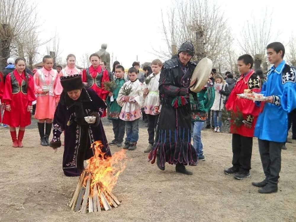 Хакасия праздники чил пазы. Хакасия: новый год Чыл-пазы. Чыл пазы Хакасский новый год. Праздник Чыл пазы у хакасов.