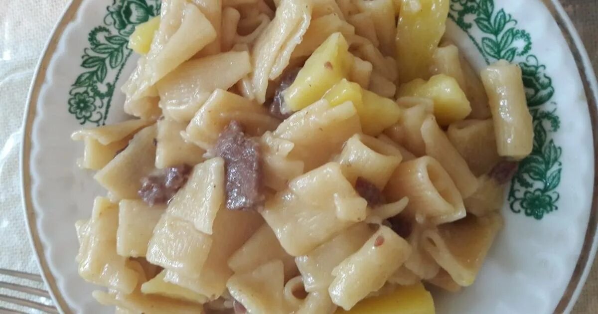итальянская паста. блюда из макарон и картофеля. паста картофельная итальянская. как приготовить пасту с картошкой. спагетти с картошкой.