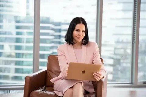 Katta sikli erkak uning eshagiga tiqildi (porno surat)