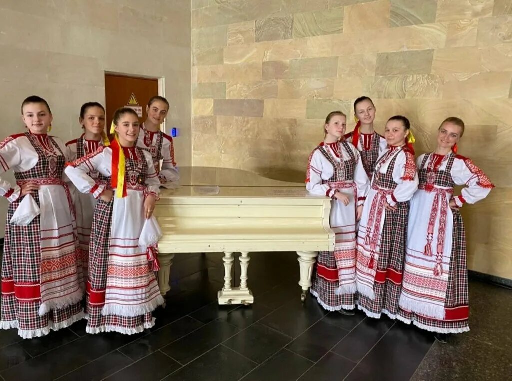 Стригинский Борок ансамбль Нижний. Починковский фольклорный коллектив. Народный коллектив Нижний Новгород. Крым народные коллективы СДК.