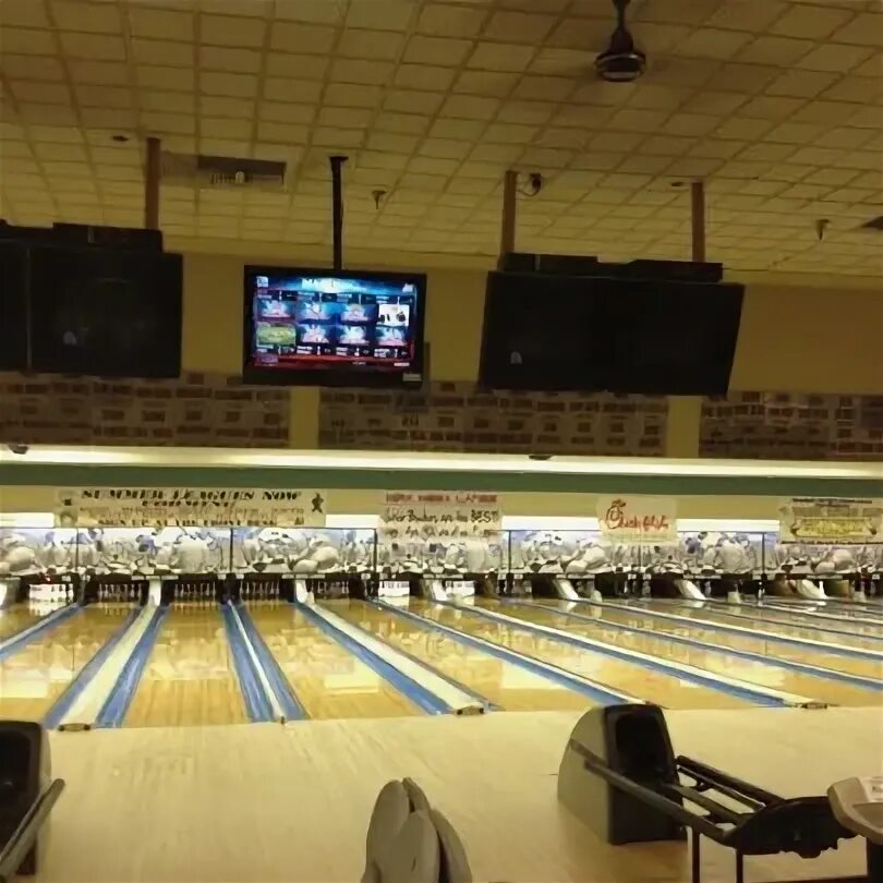 Боулинг капитолий университет. Mira lanes. Mira lanes. Турнир по боулингу. Шаровая молния боулинг красноярск.