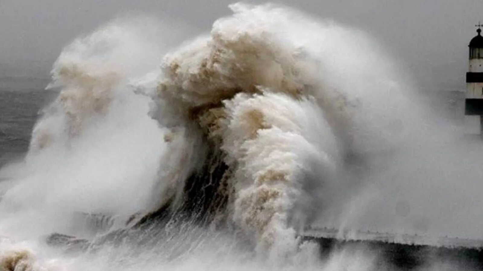 Мощные штормы. Баренцево море шторм. Карское море шторм. Баренцево море ураган. Баренцево море шторм фото.