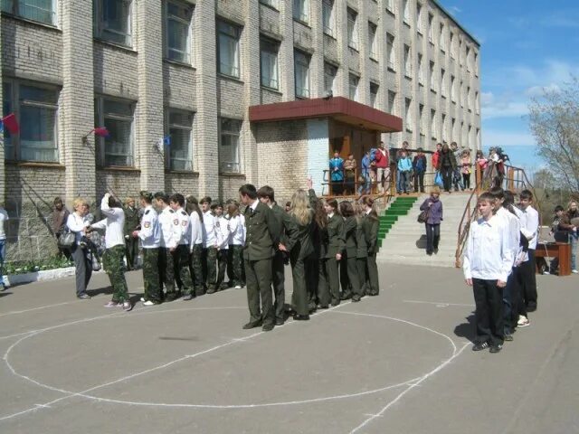 Моу школа 15. Школа 15 Великий Новгород. Школа номер 15 Великий Новгород Кречевицы. Школа 15 им с п Шпунякова Великий Новгород. Благодарный 15 школа.