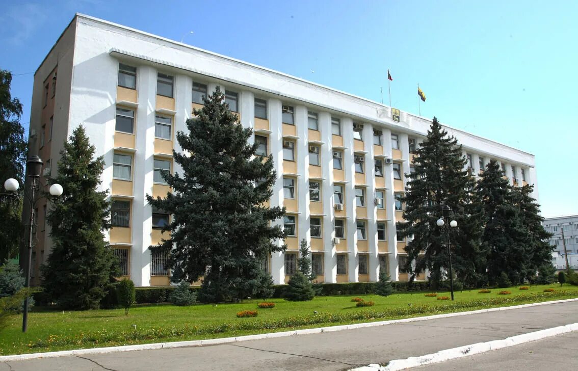 Бендеры школа 16. Похороны паниковского золотой теленок. Бельведер тирасполь. Диалог бендеры. Бендеры фото людей.