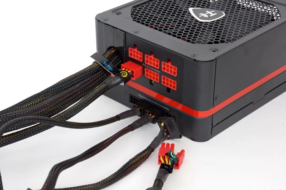 Thermaltake gold. Блок питания Thermaltake Toughpower. Блок питания Thermaltake 850w. Thermaltake Toughpower 850w. Toughpower Grand 850w.