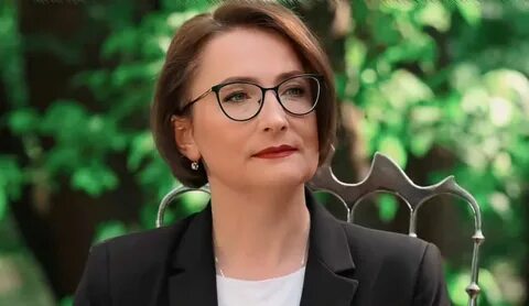 Сколько лет лауре альбертовне