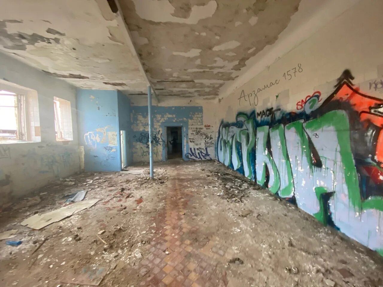 Бассейн в арзамасе. Псекупский элеватор. Заброшки в арзамасе. Заброшки арзамаса. Заброшенный элеватор арзамасский хлеб.