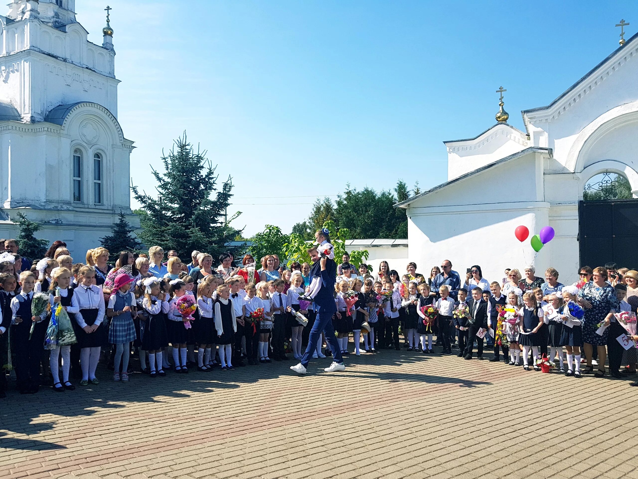 Православные гимназии города. Православная гимназия Рославль Смоленской области. Православная гимназия Рославль. Православная гимназия Рославль Смоленской. Рославльская гимназия сайт.