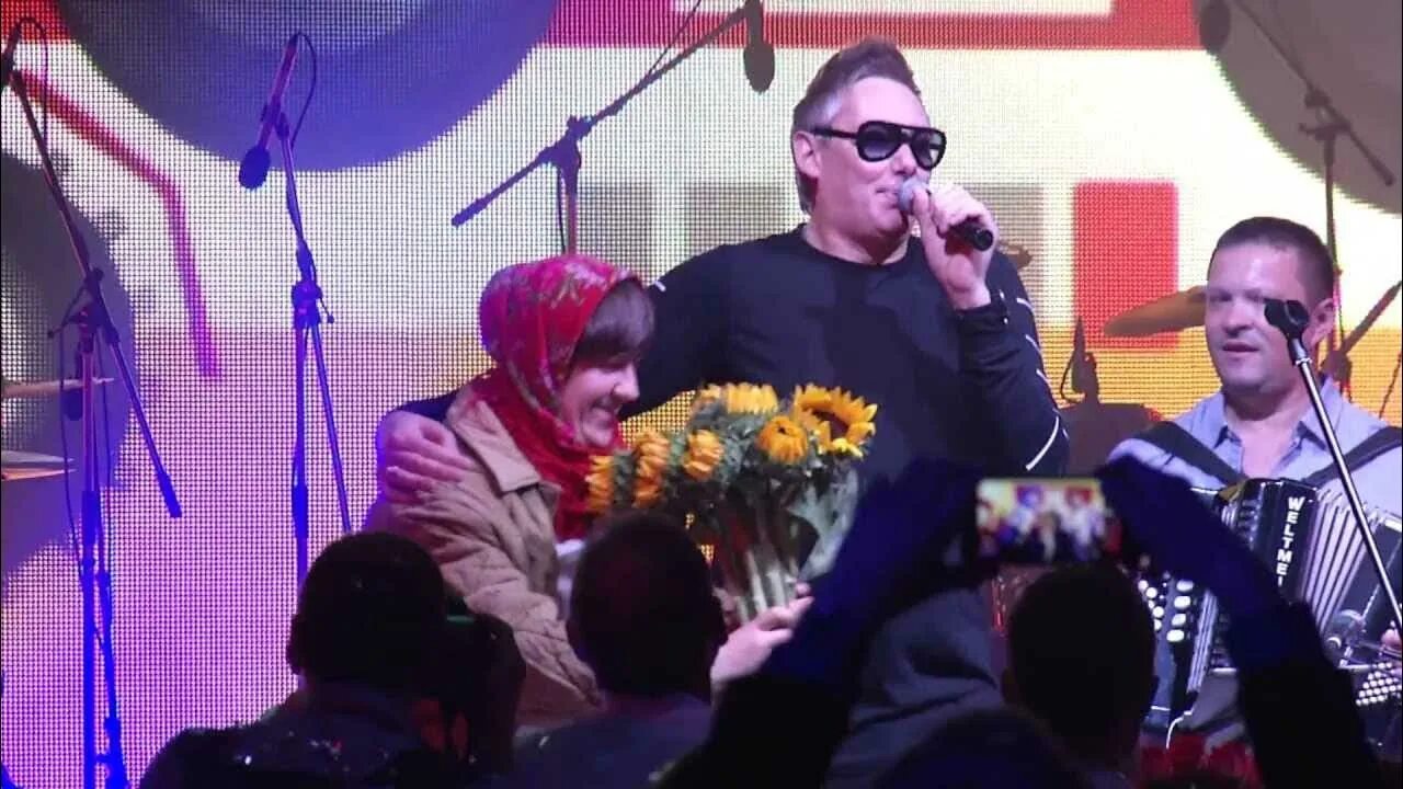 Народное техно грохот тракторов кто поет