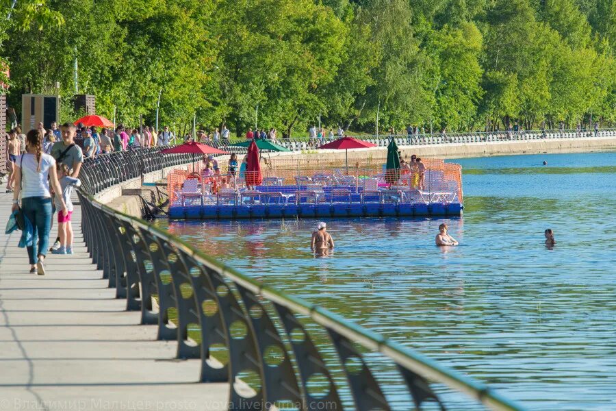 Филевский парк купить. Филевский парк. Филевский парк Москва. Парк Фили Москва. Парк Филевский парк.