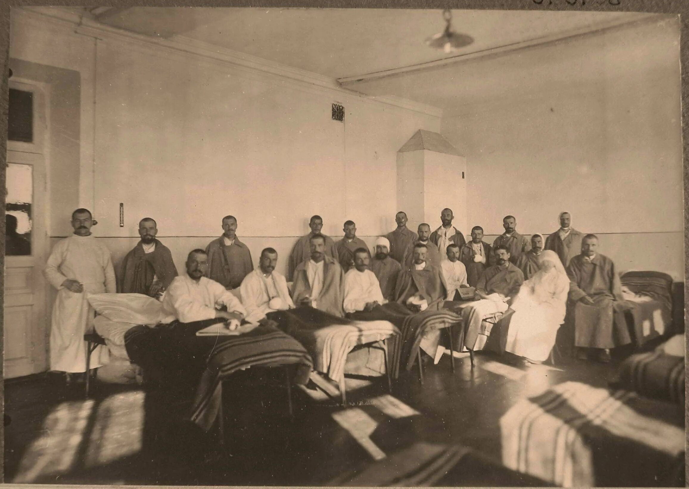 Военный госпиталь 19 век. Лазарет Александры Федоровны в Ливадии. Полевой госпиталь 19 век.