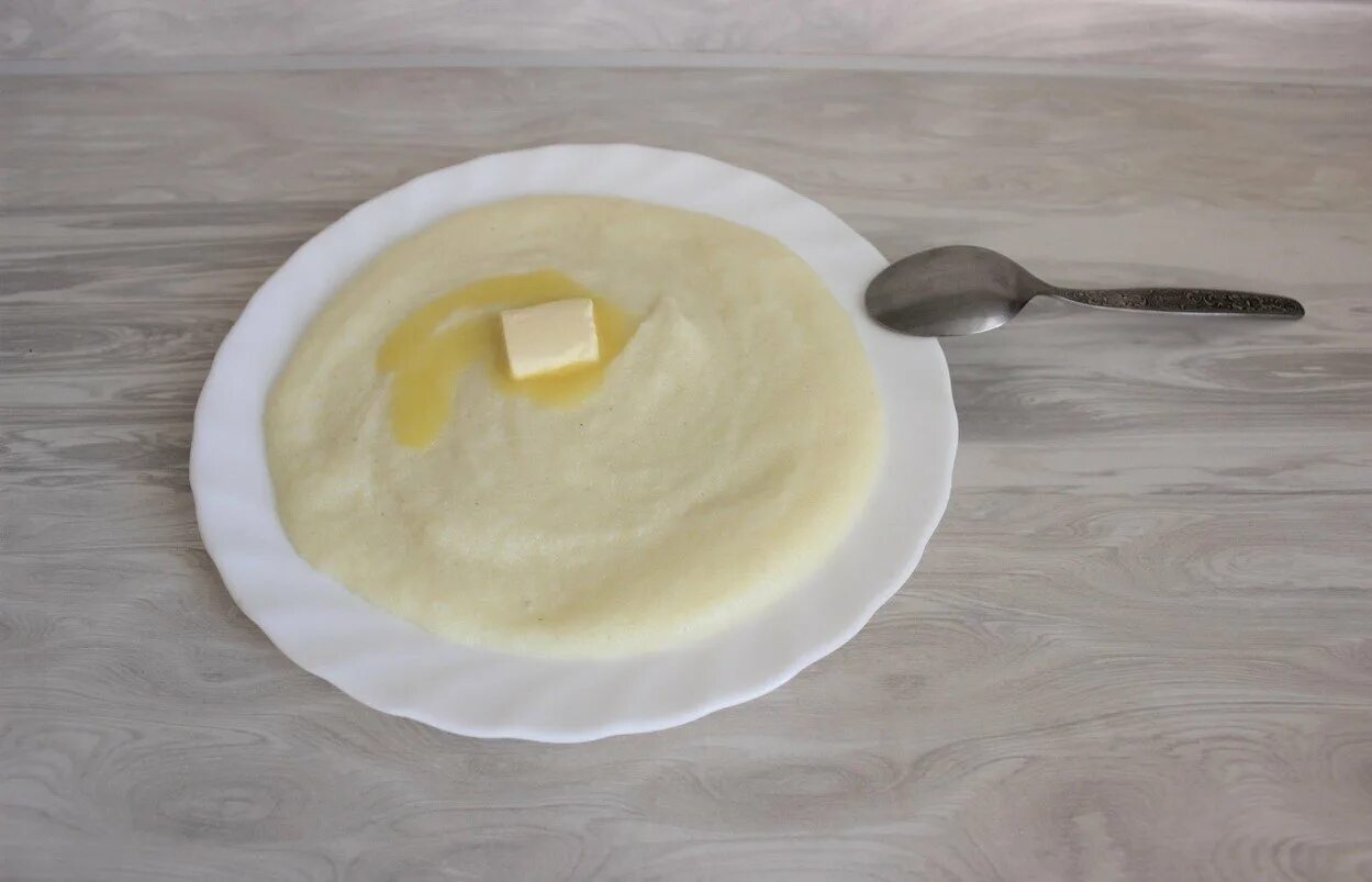 Манная каша в микроволновке. Каша рисовая молочная. Манка каша. Манная каша. Рис для каши.