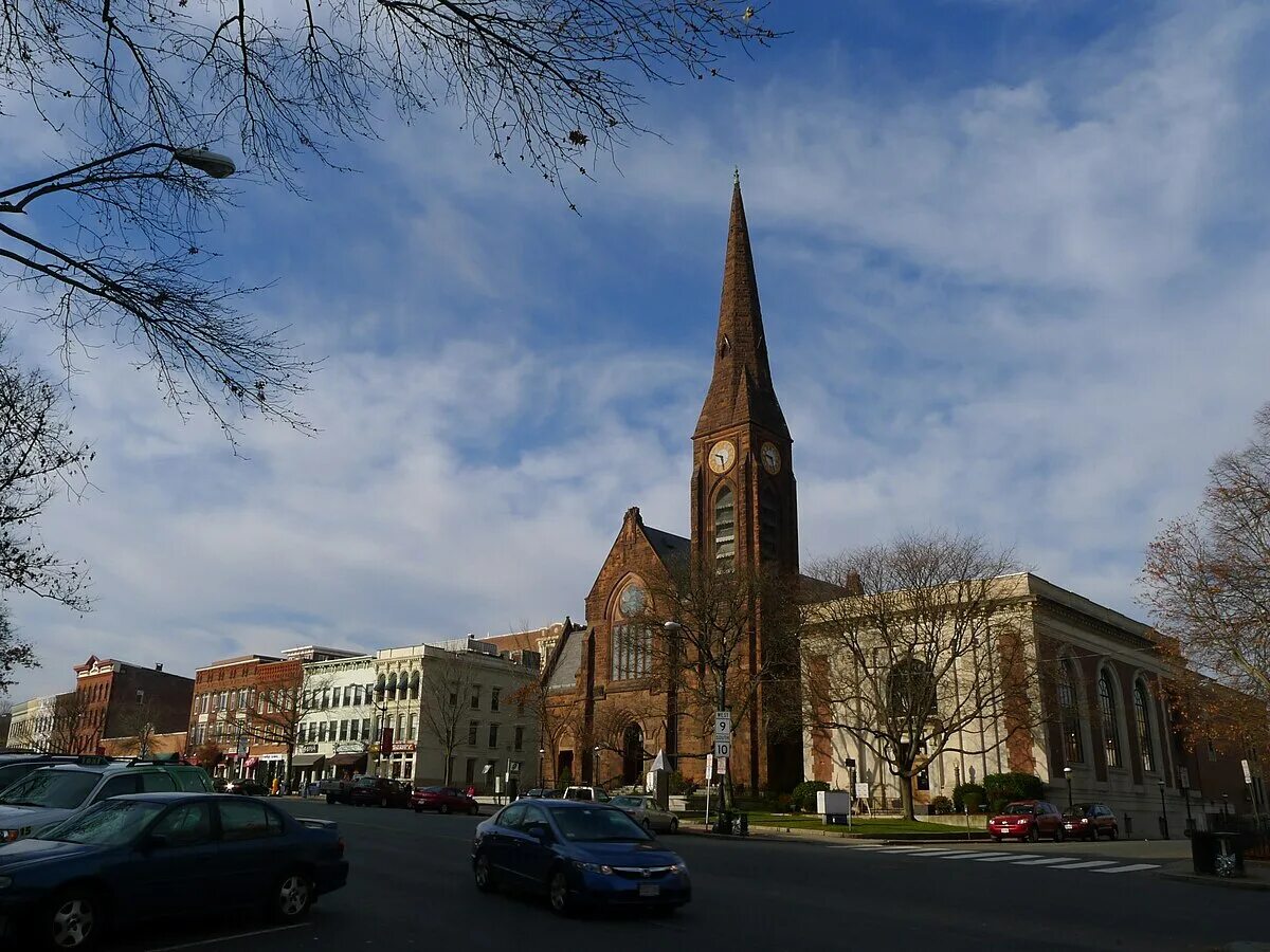 Northampton. Нортхэмптон. Нортгемптон Англия. Нортгемптон в штате Массачусетс. Нортхэмптон город.