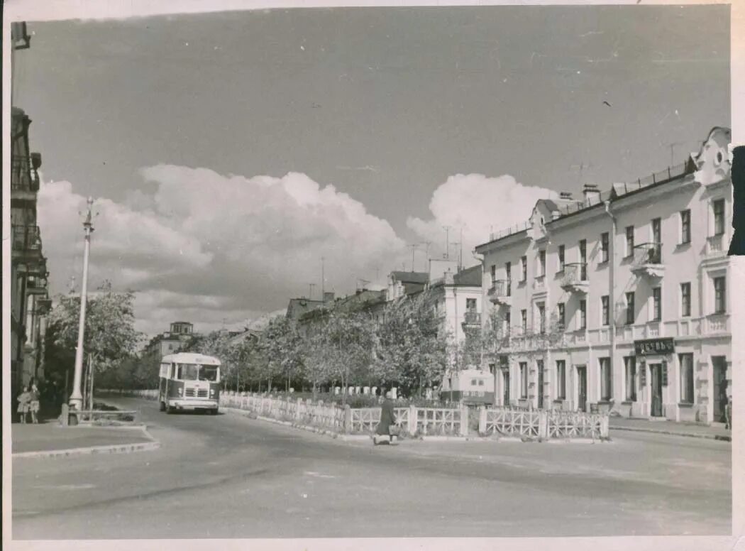 Бывший г дзержинск. Дзержинск Нижегородская область 1950-е. Старый Дзержинск Нижегородская область. Дзержинск Нижегородская область 60 года. Ретро Дзержинск Нижегородской области.